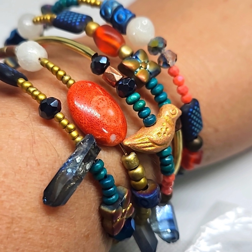 Whimsical Handmade Colorful Crystal Beaded Memory Wire Wrap Bracelet (J158)